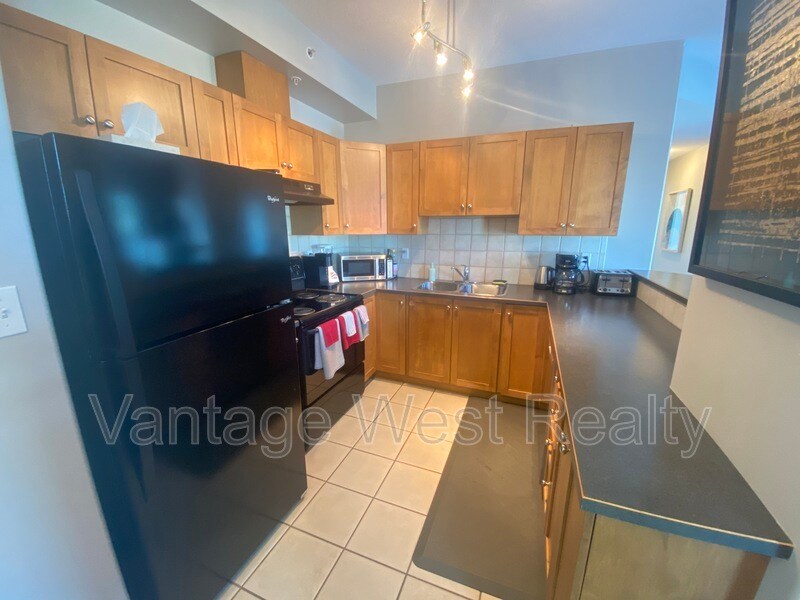 Primary Photo - 1128-1128 Sunset Dr