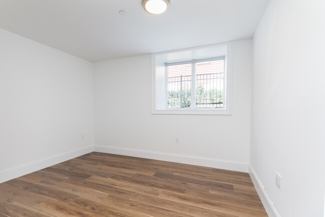 Foto del edificio - 143 E Cottage St