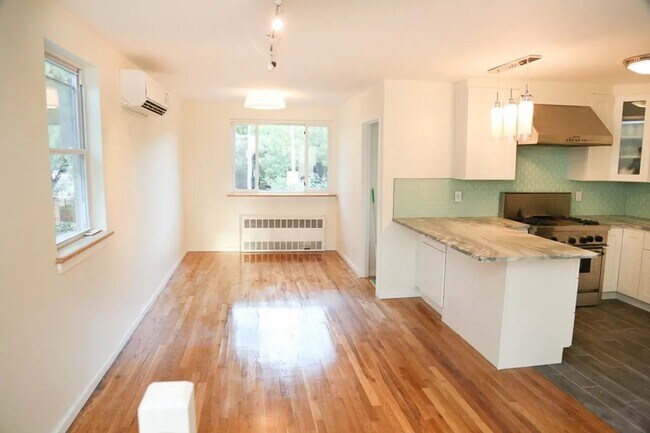 Building Photo - 2230 Greene Ave