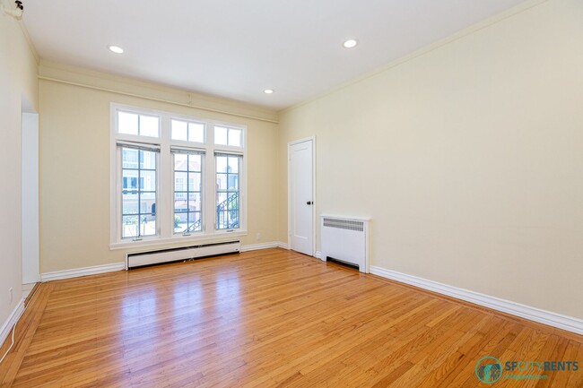 Photo - Lone Mountain: Bright Junior 1 Bed w/ Slee... Apartment