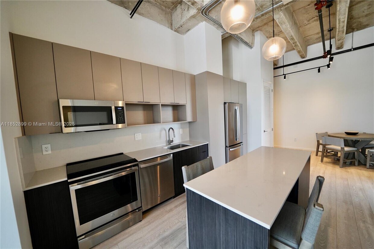 Foto principal - 7920 NE 2nd Ave