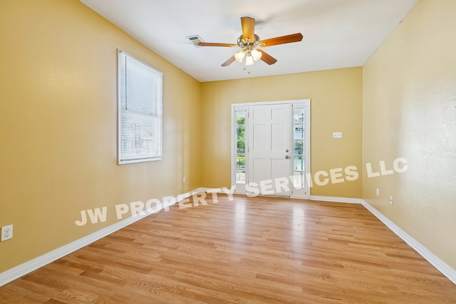 Building Photo - 2522 N Tonti St