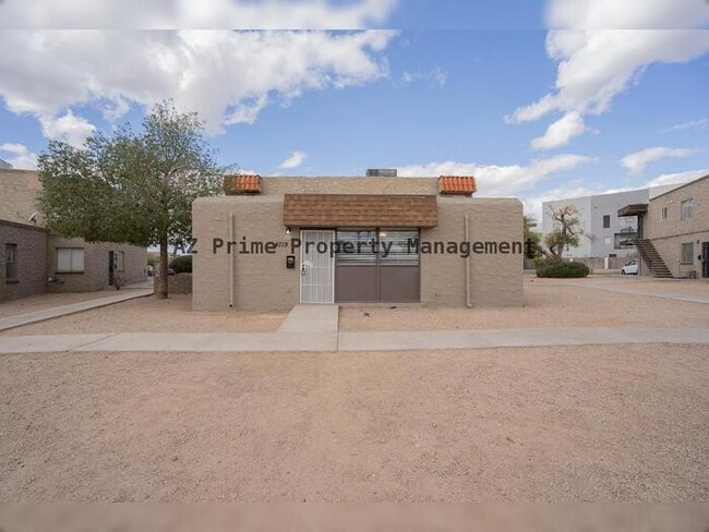 Building Photo - 4719 E Belleview St