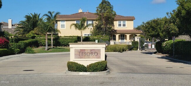 Foto del edificio - Gated Tesoro Community in Oxnard - 5 bdrm, 4.5 bath Home - $4200