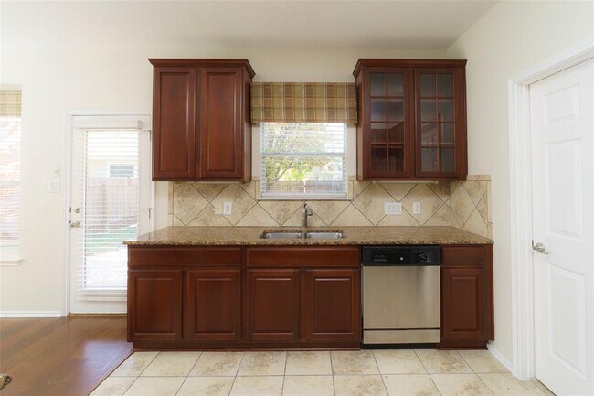 Foto del edificio - 8528 Harrier Dr