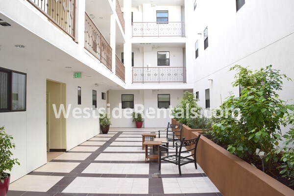 Foto del edificio - 12345 Chandler Blvd