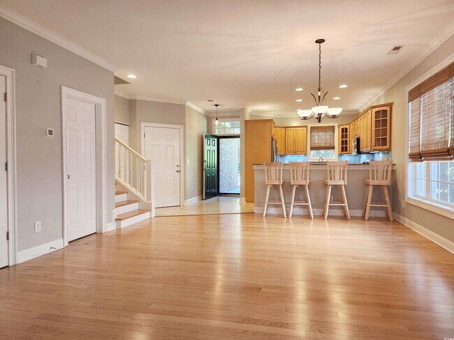 Building Photo - 613 Golden Bear Dr