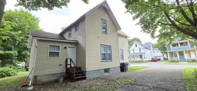 Building Photo - 50 Lincoln Ave
