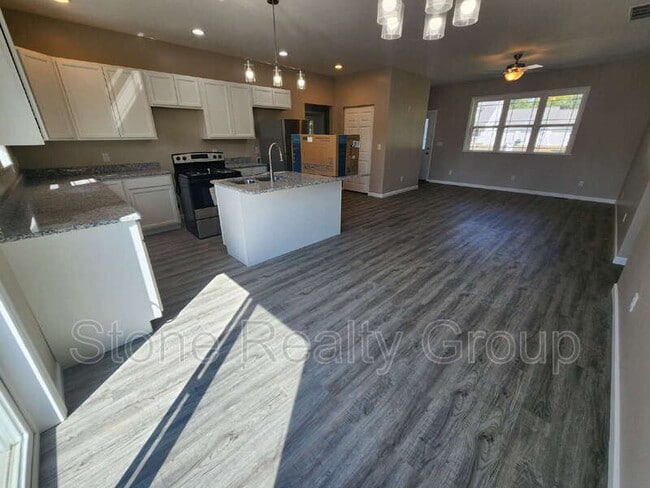 Foto del edificio - 1108 W Ewing St