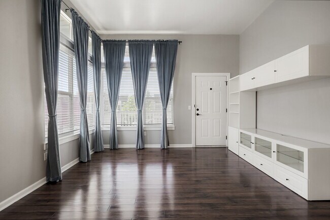 Building Photo - Starter 2 Bedroom with Dedicated Parking Space