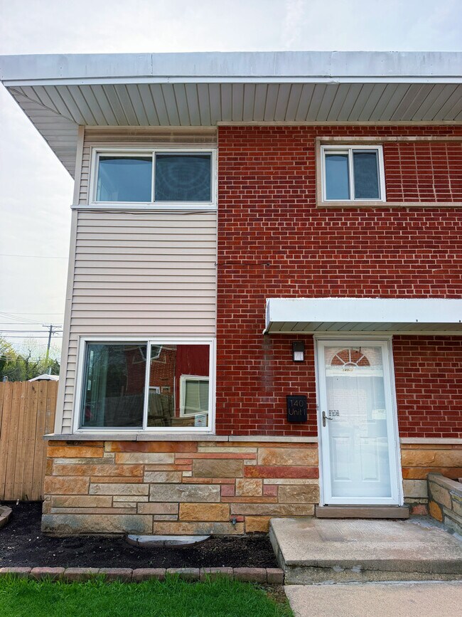 Foto del edificio - 140 E Northwest Hwy