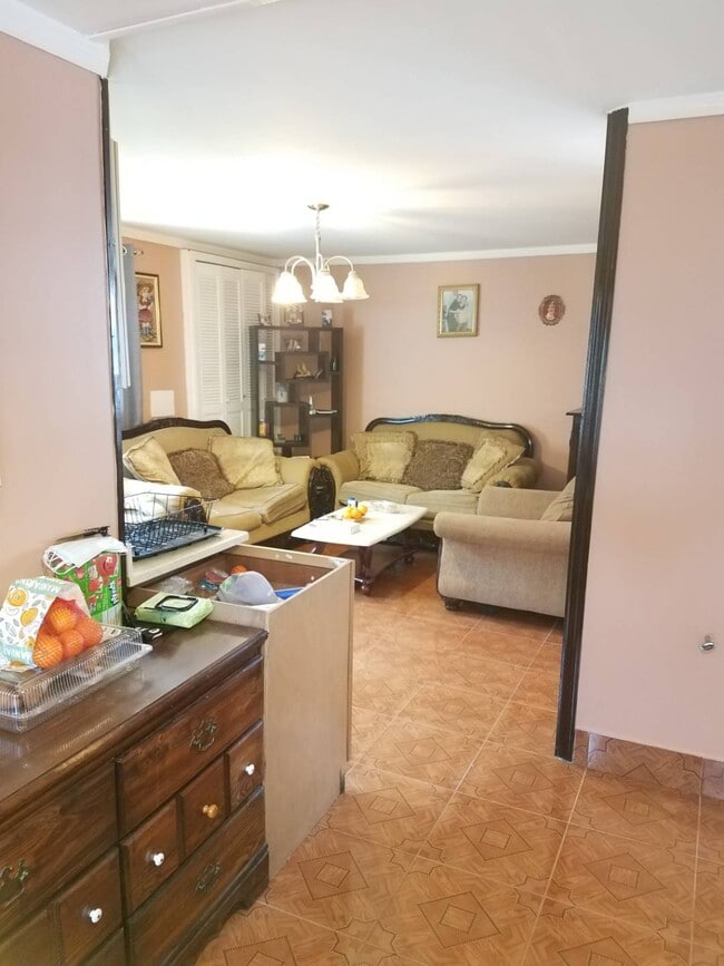 1027 Hylan Blvd, Staten Island, NY 10305 House Rental in Staten Island, NY