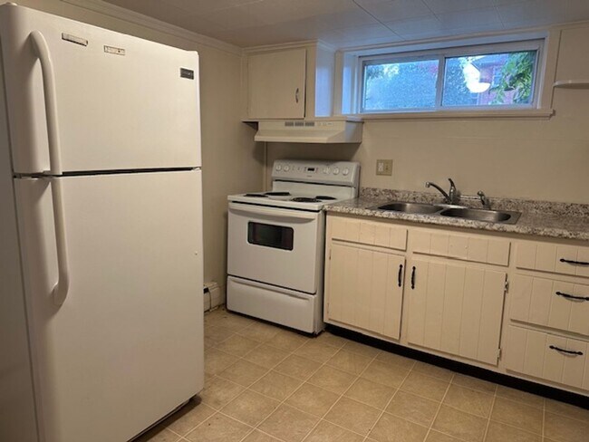 Foto del edificio - Lower Level 1 Bedroom 1 Bathroom Apartment...