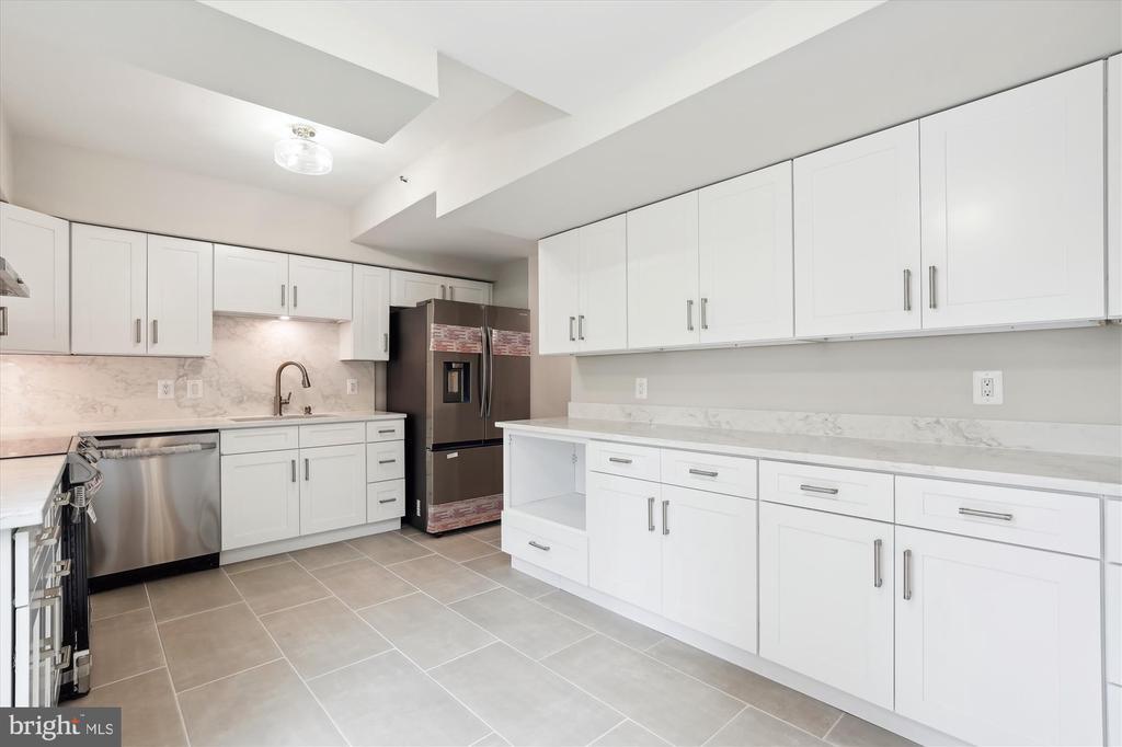 Primary Photo - 1300 Crystal Dr