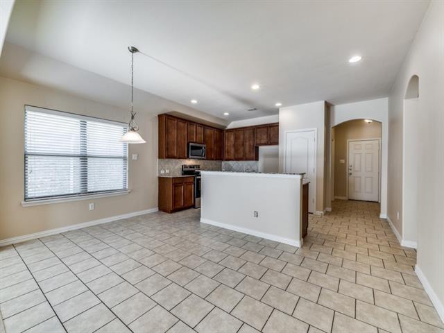Building Photo - 801 Silver Moon Dr