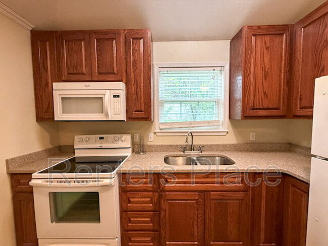 Foto del edificio - 3148 E 1st St