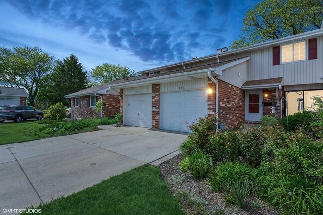 Building Photo - 1771 Warwick Ct
