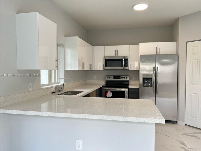Foto del edificio - 808 NW 16th Ave