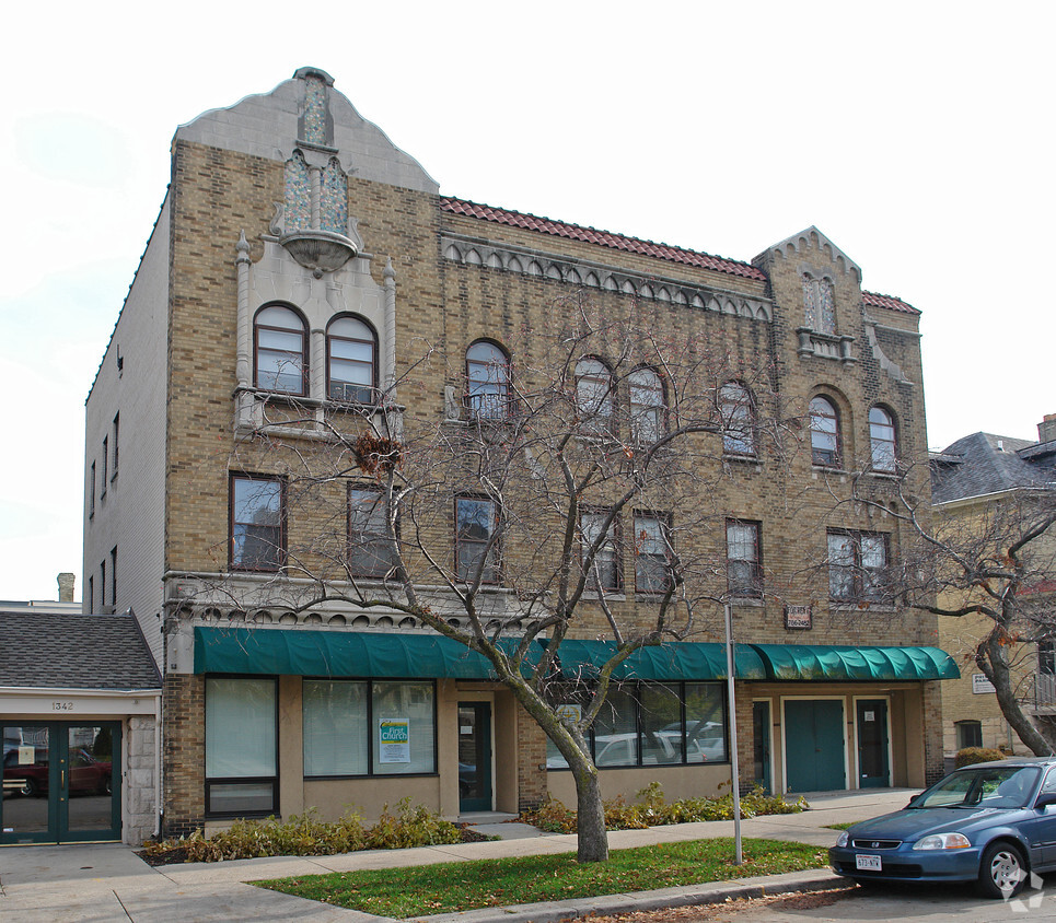 Building Photo - Astor Street Apartments