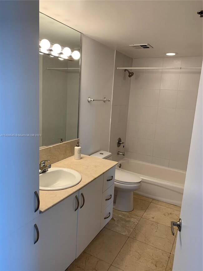 Foto del edificio - 1401 SW 22nd St