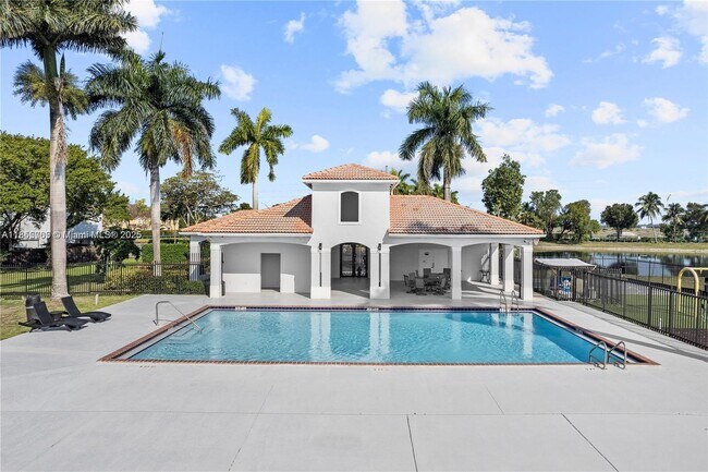 Building Photo - 833 SW 148th Pl