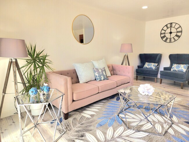 Foto del edificio - 13461 Whittier Ln