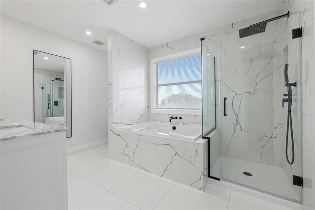 Building Photo - 3809 Haleys Way