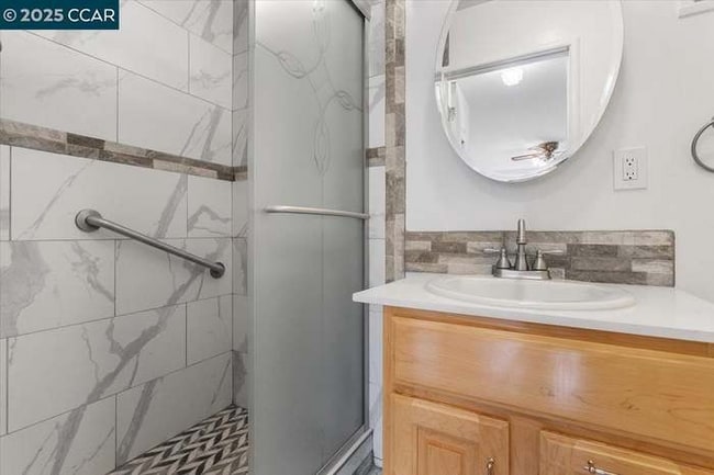 Foto del edificio - 987 Vía Bregani