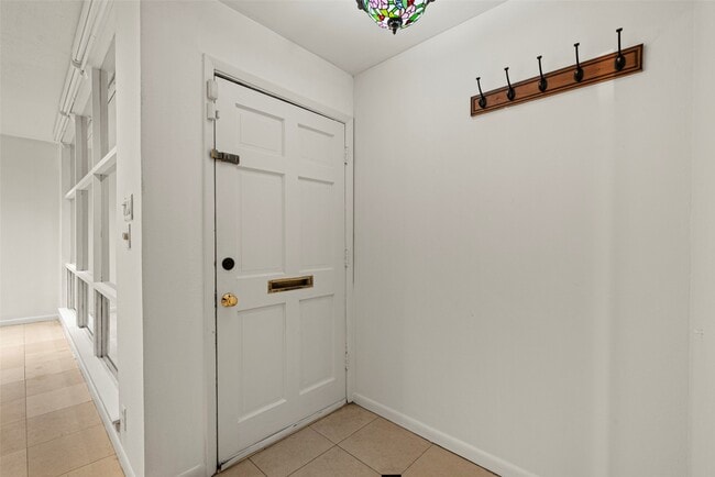 Building Photo - 2927 Rockyridge Dr