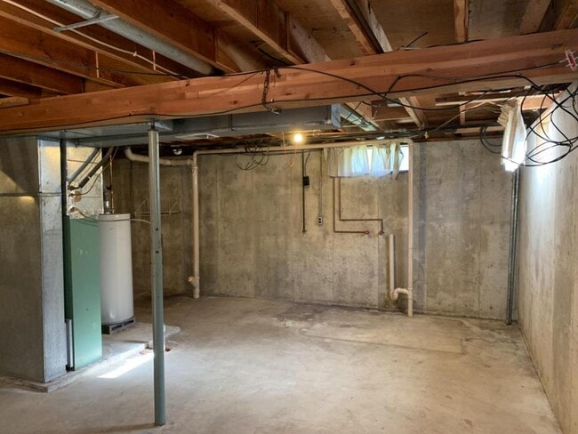 Building Photo - 838 Hitt St
