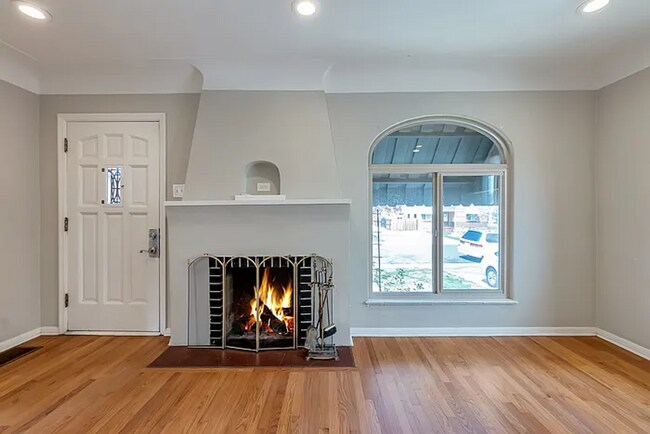 Building Photo - BR w/ Fenced Yard + 2-Car Garage Near I-70