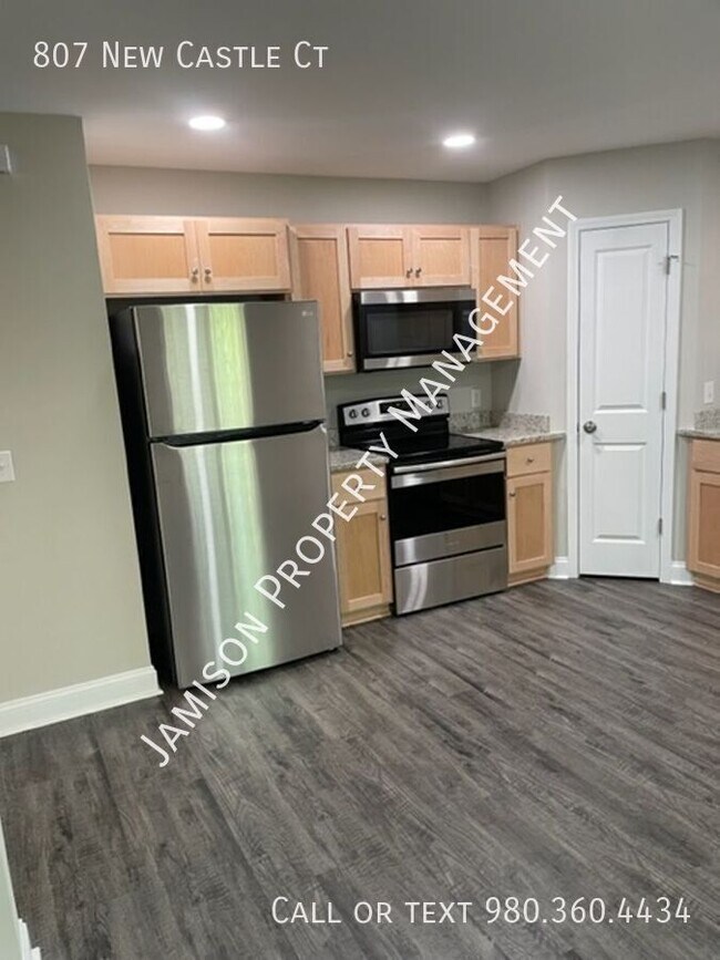 Foto del edificio - 807 New Castle Ct