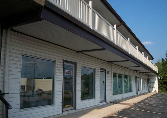 Building Photo - 825 S Bishop Ave