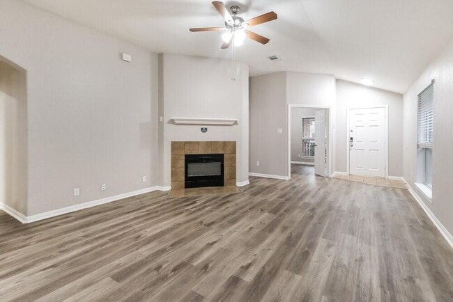 Building Photo - 12119 Brightwood Dr