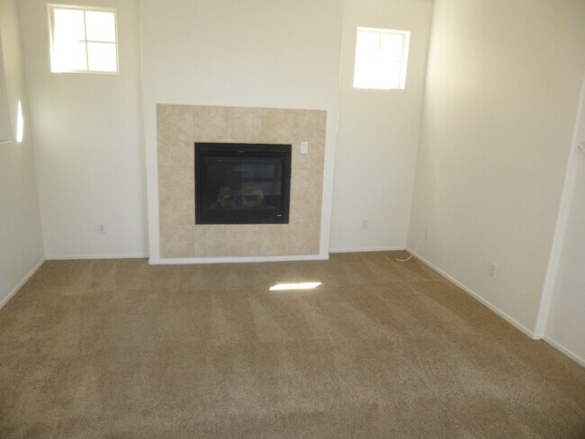 Building Photo - Lovely 3 story Home at Autumn Glen