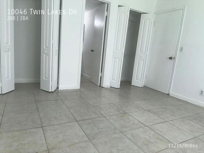 Building Photo - 10046 Twin Lakes Dr