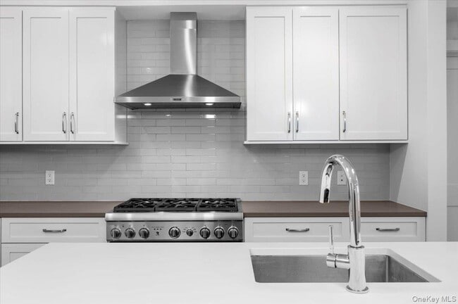 Foto del edificio - 422 E Boston Post Rd