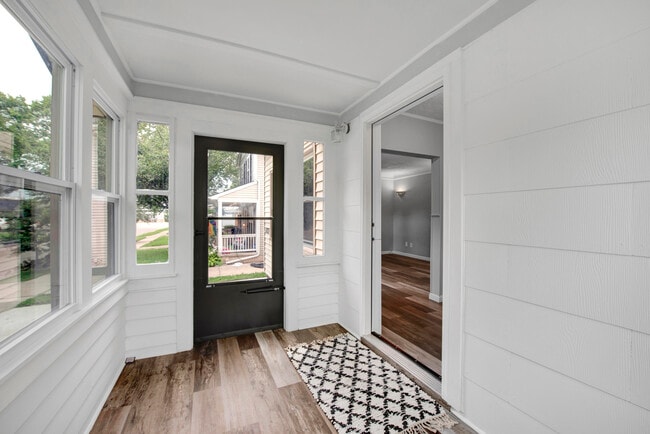 Building Photo - 1753 College St