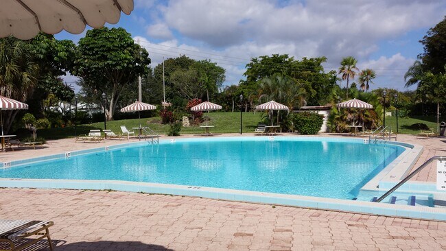 Foto del edificio - 1681 NW 70th Ave