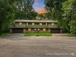 Building Photo - 5345-5347 Wedgewood Dr
