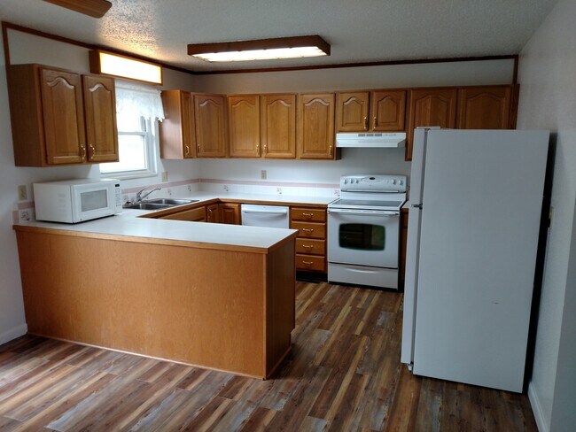 Building Photo - Great 3 Bedroom in Windsor!