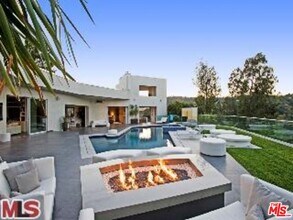 Building Photo - 2666 Hutton Dr