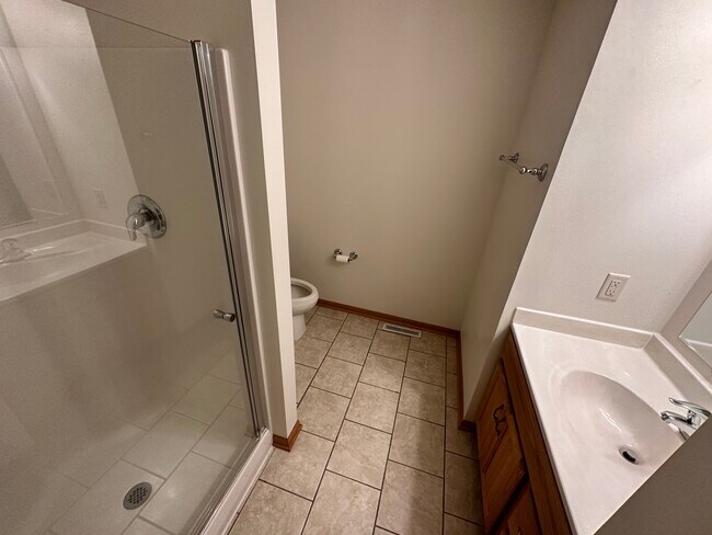 Building Photo - 125 Sater St