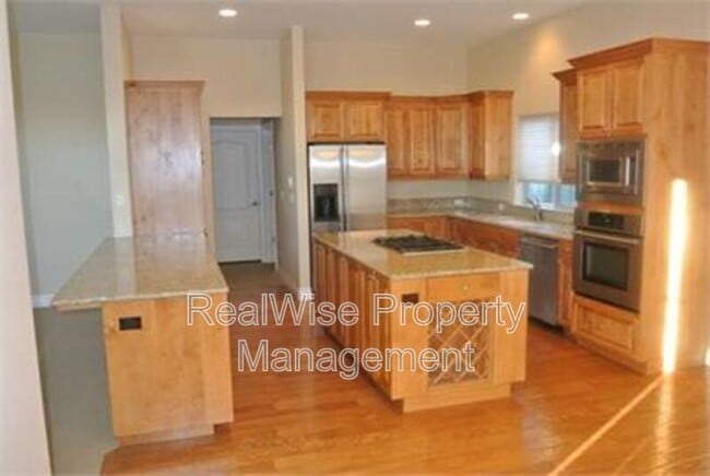 Building Photo - 845 Ribbon Falls Rd