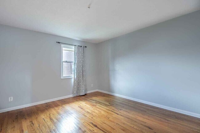 Building Photo - 1753 Willoway Cir N