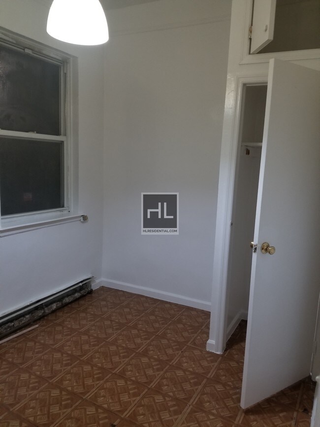 Building Photo - EVERGREEN AVENUE