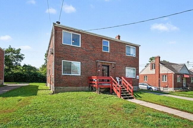 Foto del edificio - 629 Maple Dr