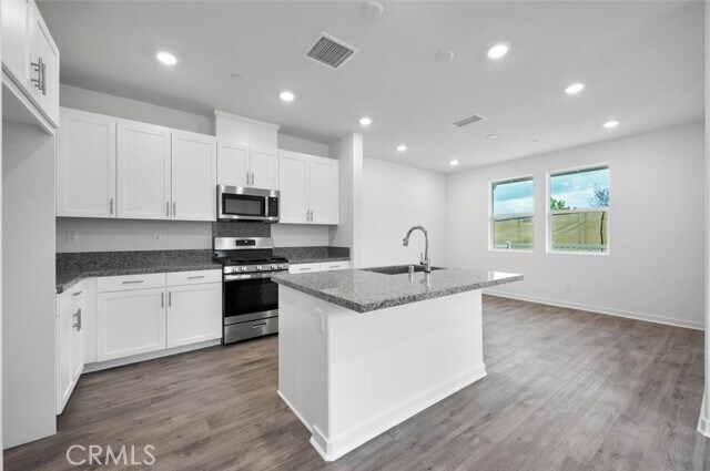Building Photo - 3959 Lavine Wy