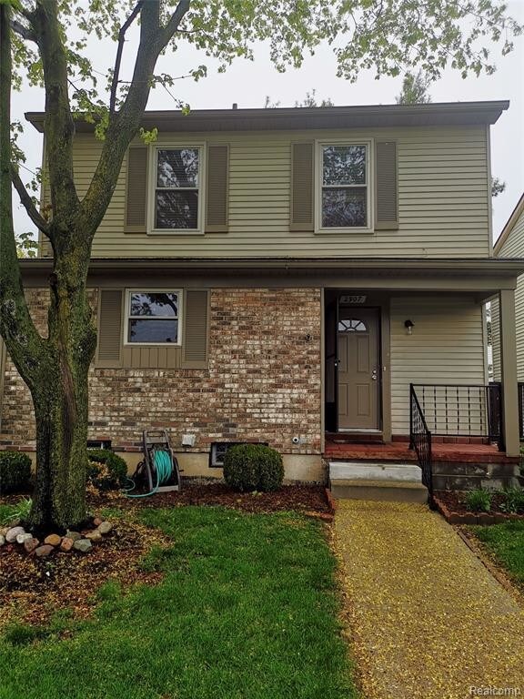 Primary Photo - 2907 Roundtree Dr