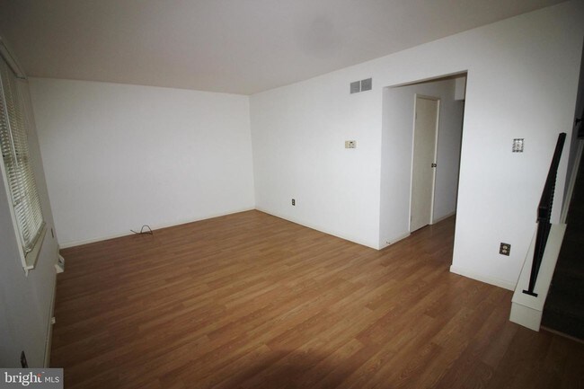 Building Photo - 143 Thomas Dr